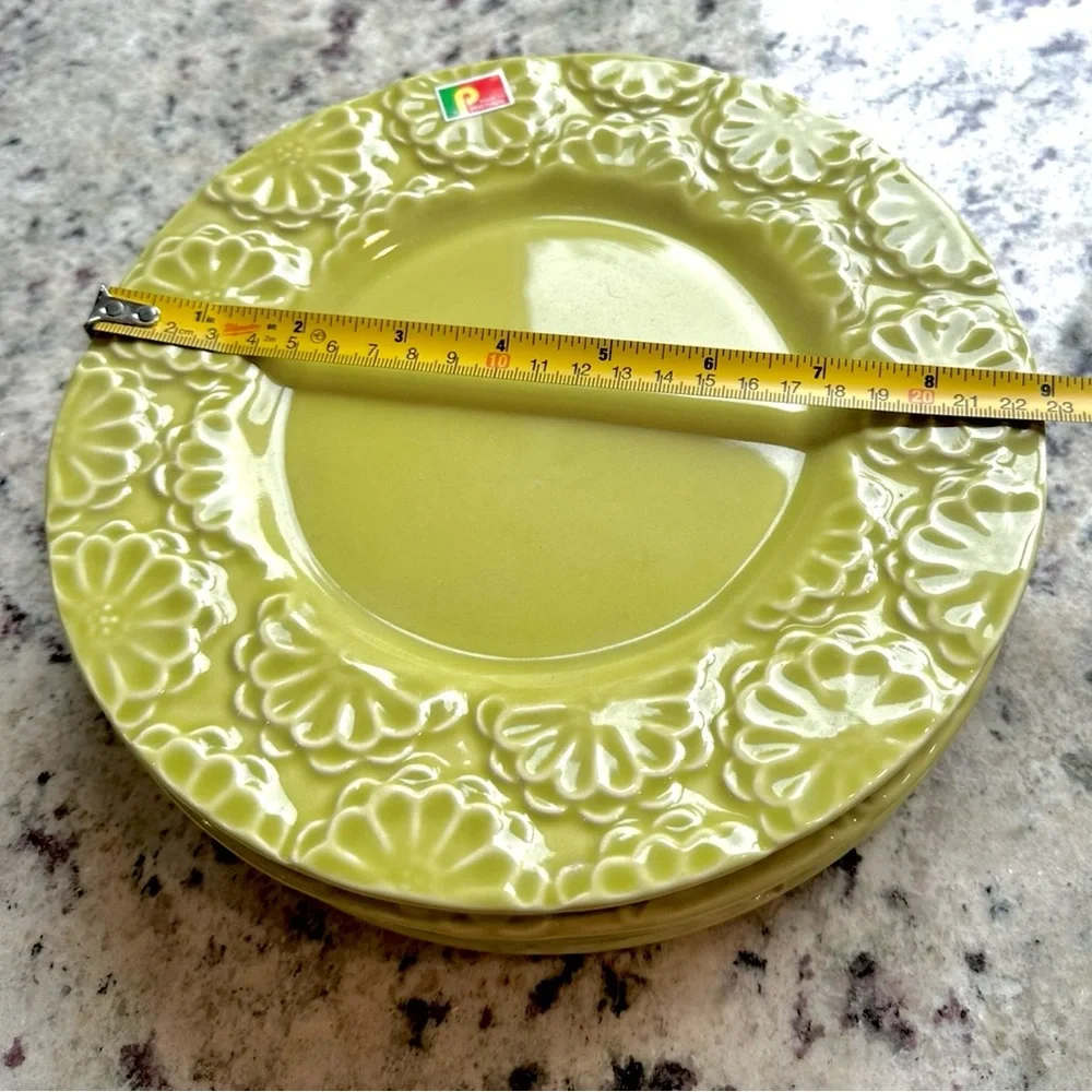 🦋Pier 1 Set of 4 Amadora Green salad Plate’s - Picture 2 of 8